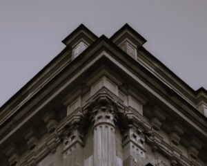 Beneath the Fund: How Serious Capital Is Reading the Tokenization Forecasts
