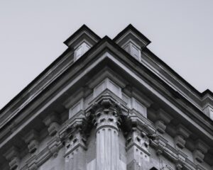 Beneath the Fund: How Serious Capital Is Reading the Tokenization Forecasts